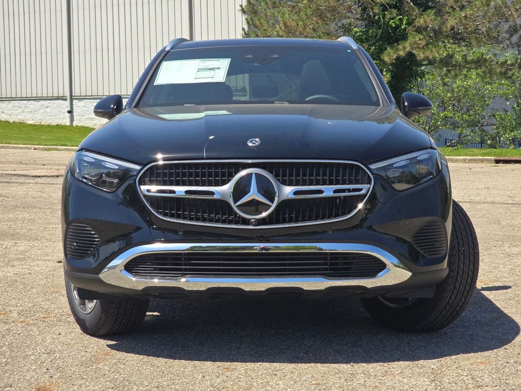 New 2026 Black Mercedes-Benz GLC 300 image 12