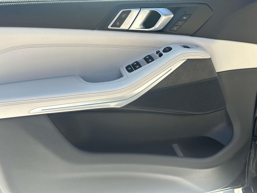 2022 BMW X5 xDrive40i 14