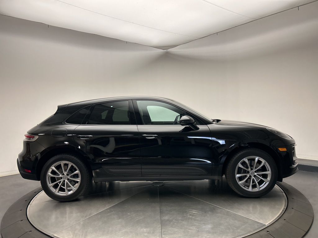 Thumbnail: 2025 Porsche Macan - 8