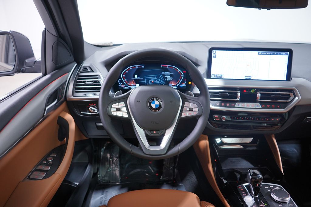 Thumbnail: 2024 BMW X4 - 11