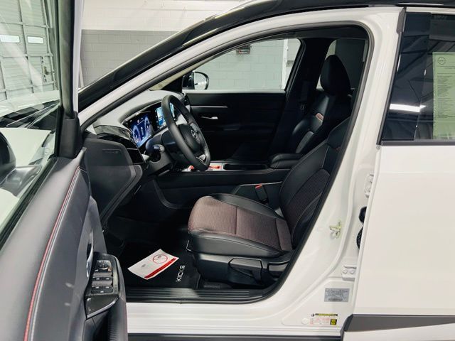 2026 Aspen White/Super Black Nissan Kicks SR FWD SUV