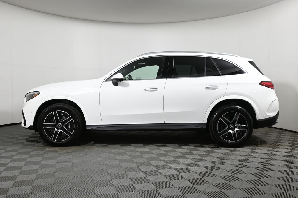 2025 Mercedes-Benz GLC 300 2