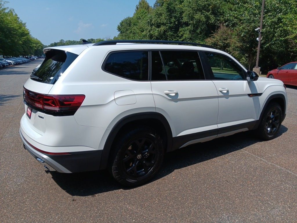 2024 Volkswagen Atlas 2.0T Peak Edition SEL 5