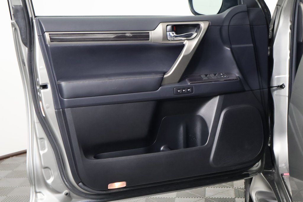 Thumbnail: 2021 Lexus GX - 10