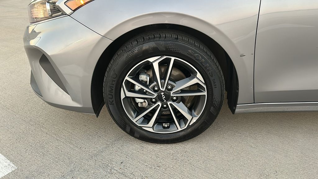 2024 Kia Forte LXS - 5
