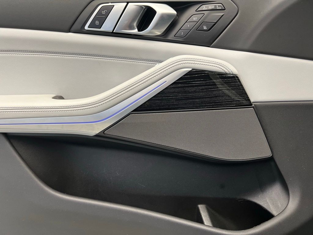 Thumbnail: 2023 BMW X7 - 22