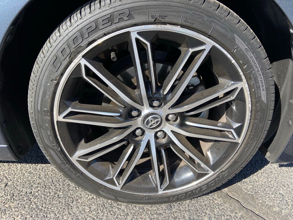 Thumbnail: 2020 Toyota Avalon - 14