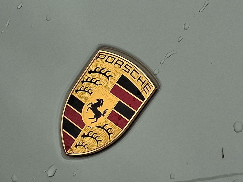 Thumbnail: 2022 Porsche Macan - 31