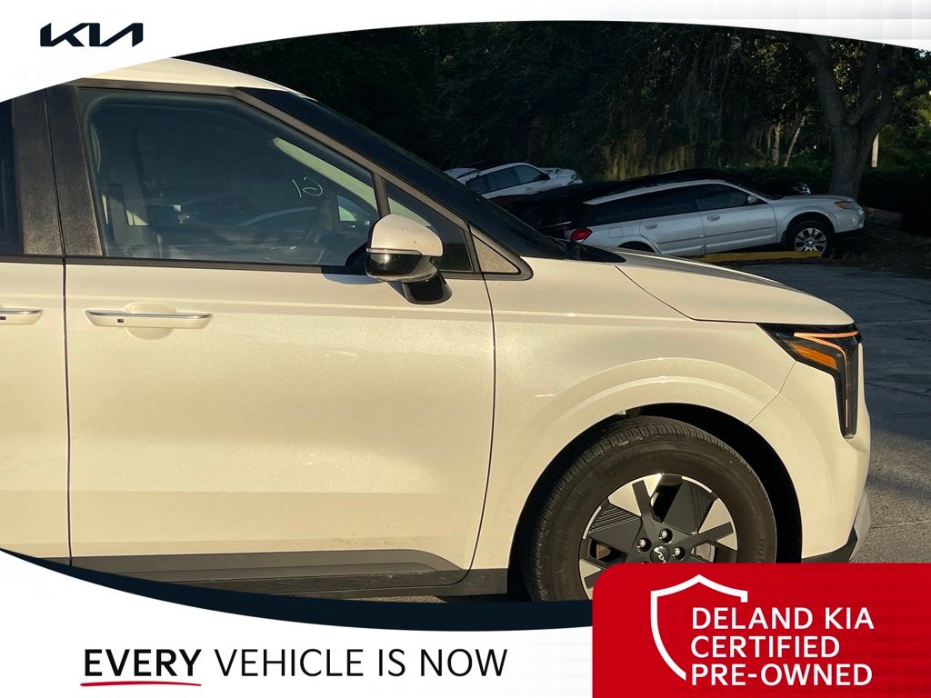 Used 2026 Kia Carnival Hybrid Van