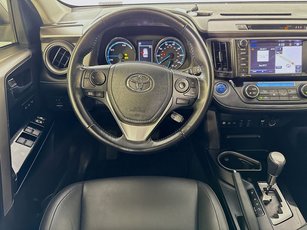 Thumbnail: 2018 Toyota RAV4 - 23