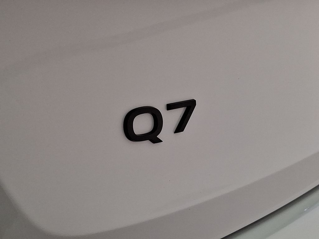 2025 Audi Q7  16