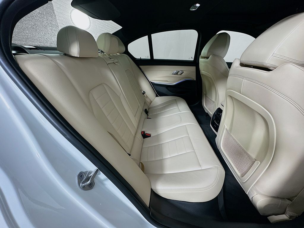 Thumbnail: 2021 BMW 3 Series - 28