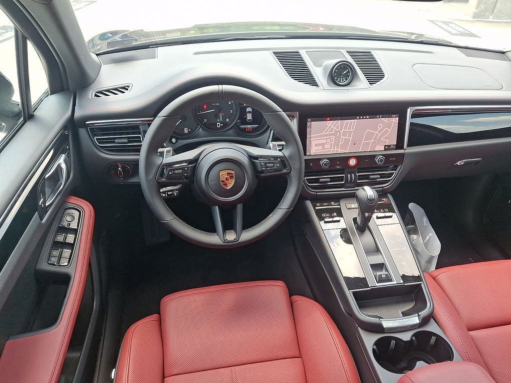 Thumbnail: 2026 Porsche Macan - 13