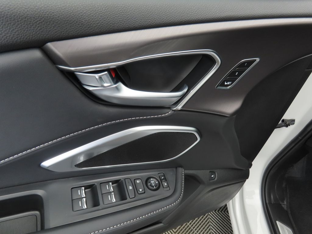 2025 Acura RDX Base 23