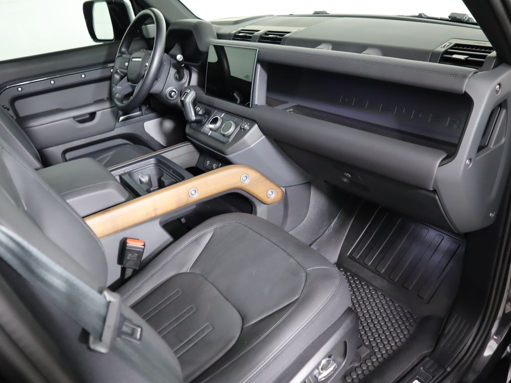 Thumbnail: 2024 Land Rover Defender - 18