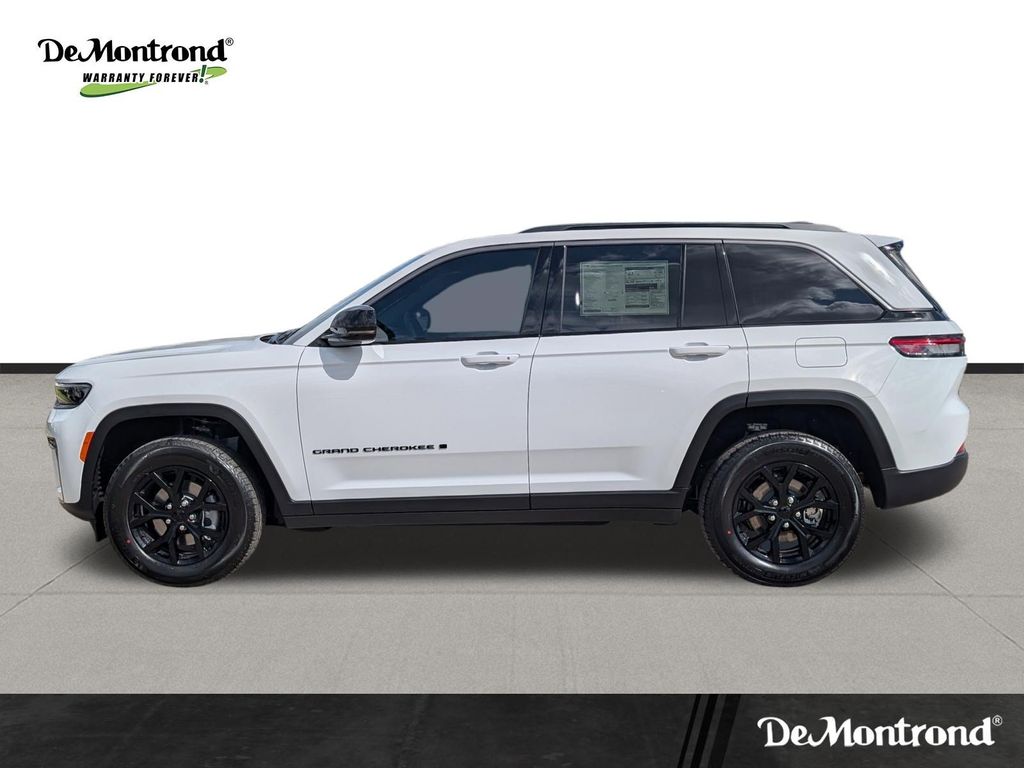 2026 Jeep Grand Cherokee Altitude White at Victoria Chrysler Dodge Jeep Ram