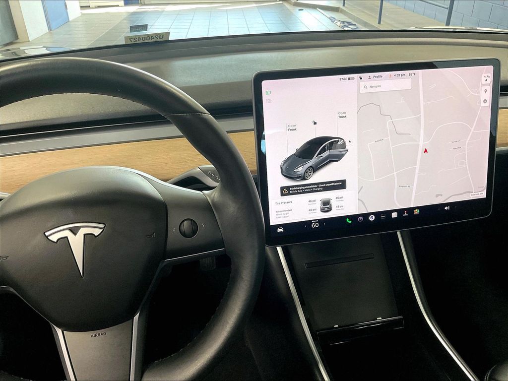 2018 Tesla Model 3 — photo 18