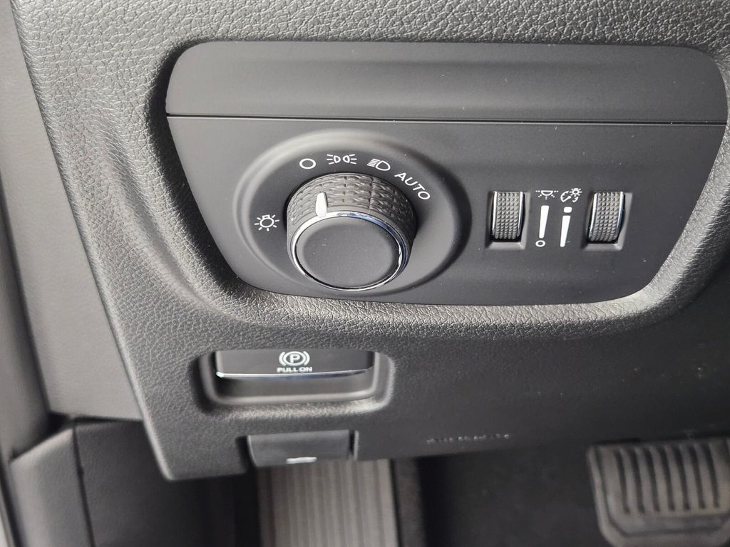 new 2025 Jeep Grand Cherokee L car, priced at $34,375