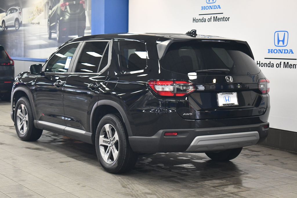 Thumbnail: 2023 Honda Pilot - 3