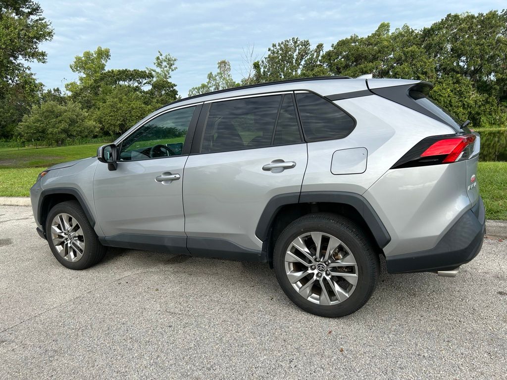 Thumbnail: 2021 Toyota RAV4 - 3