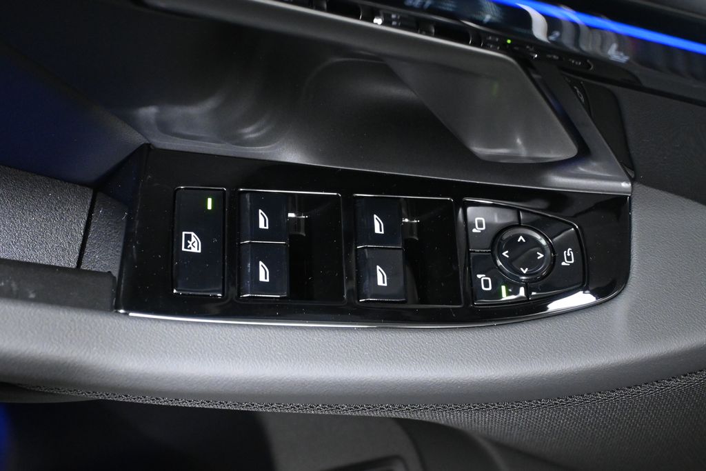 Thumbnail: 2026 BMW M5 - 30