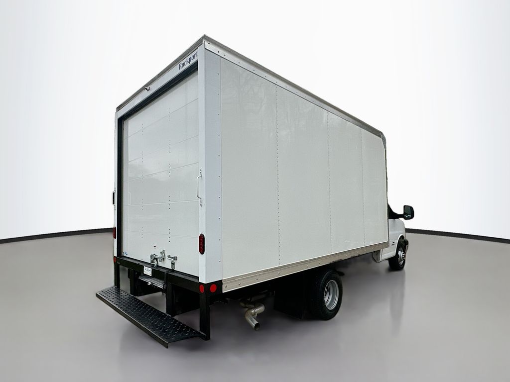 Used 2024 White GMC 4500 Van image 7