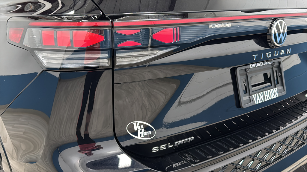 Used 2026 Black Volkswagen 2.0T SEL R-Line Turbo image 40