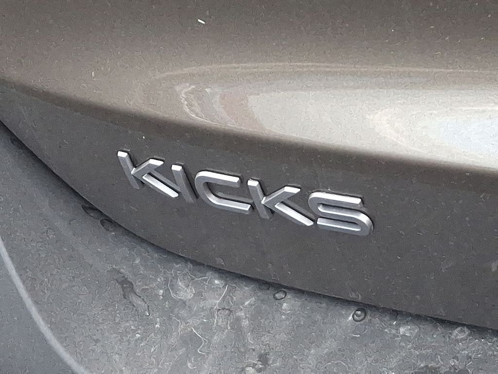 2025 Nissan Kicks SV 5