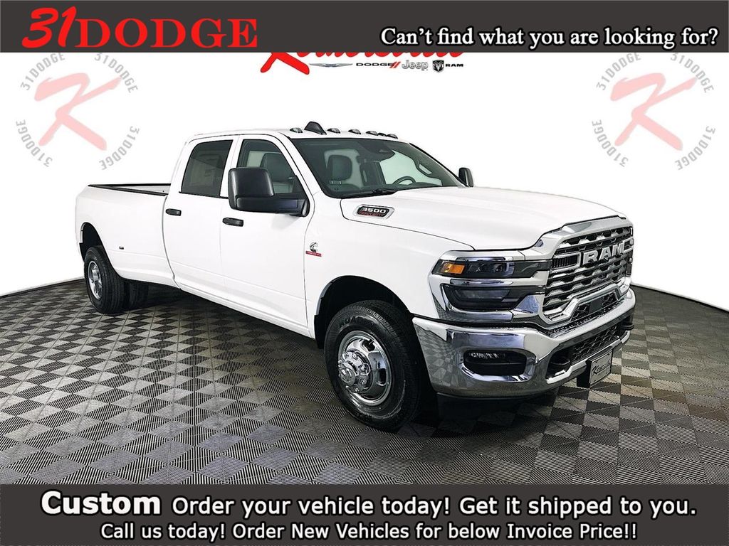 2026 RAM 3500 Tradesman Crew Cab LB DRW RWD