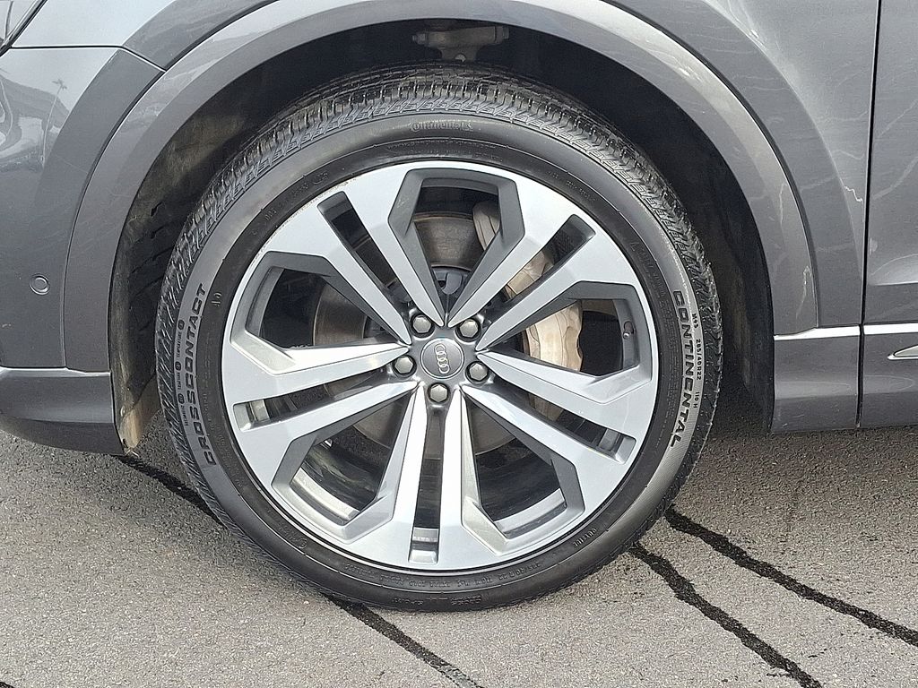 Thumbnail: 2020 Audi Q8 - 8