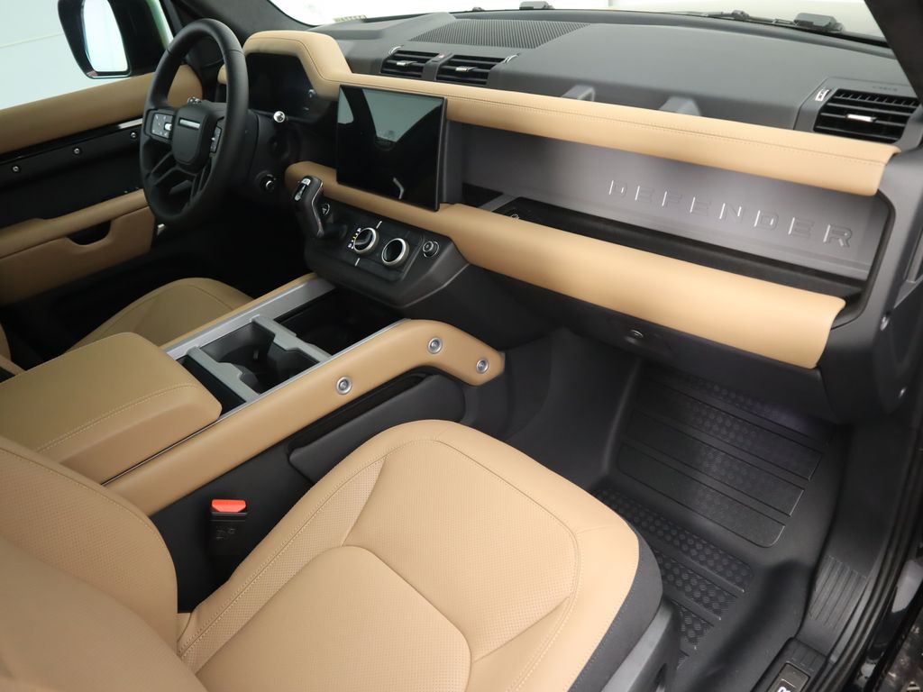 Thumbnail: 2025 Land Rover Defender - 17