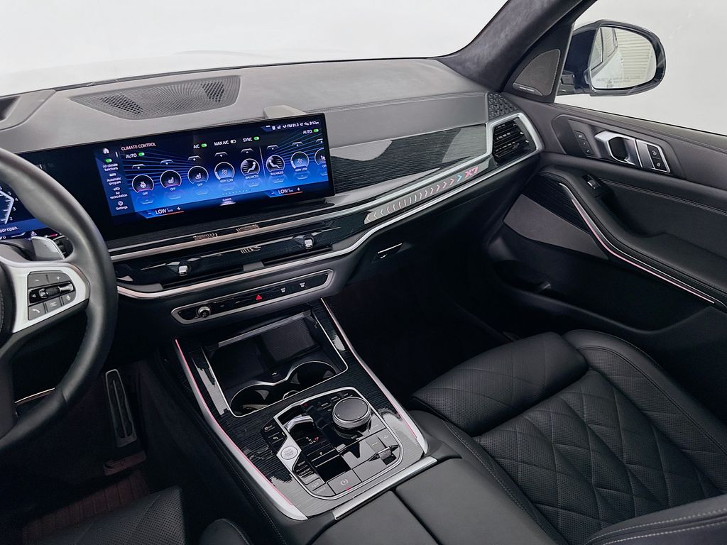 2023 BMW X7 xDrive40i 24