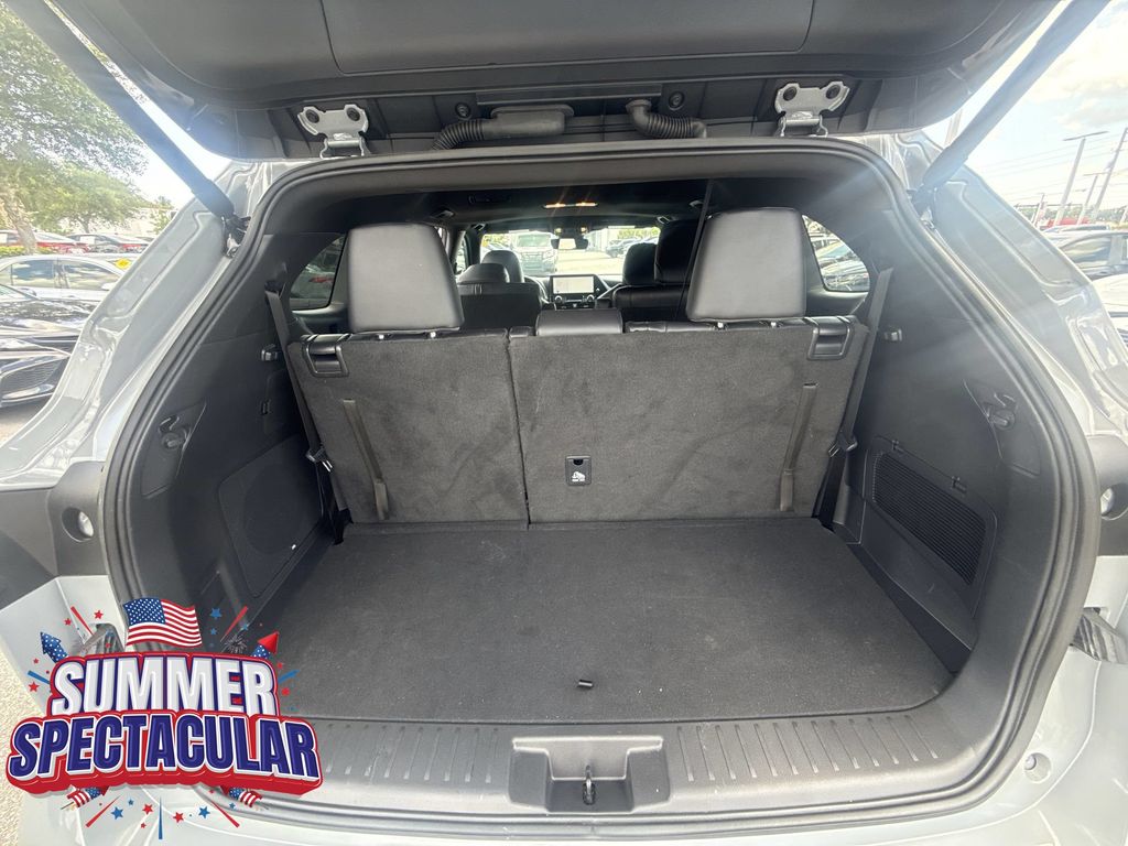 Used 2025 Toyota Highlander SUV