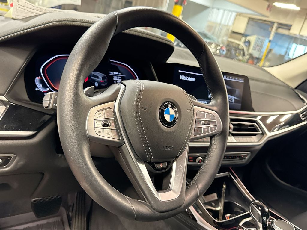 2022 BMW X7 xDrive40i 3