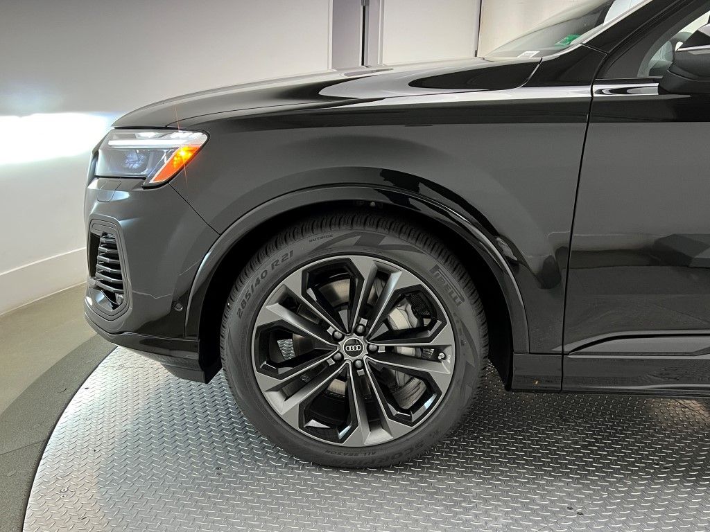 Thumbnail: 2026 Audi Q7 - 9