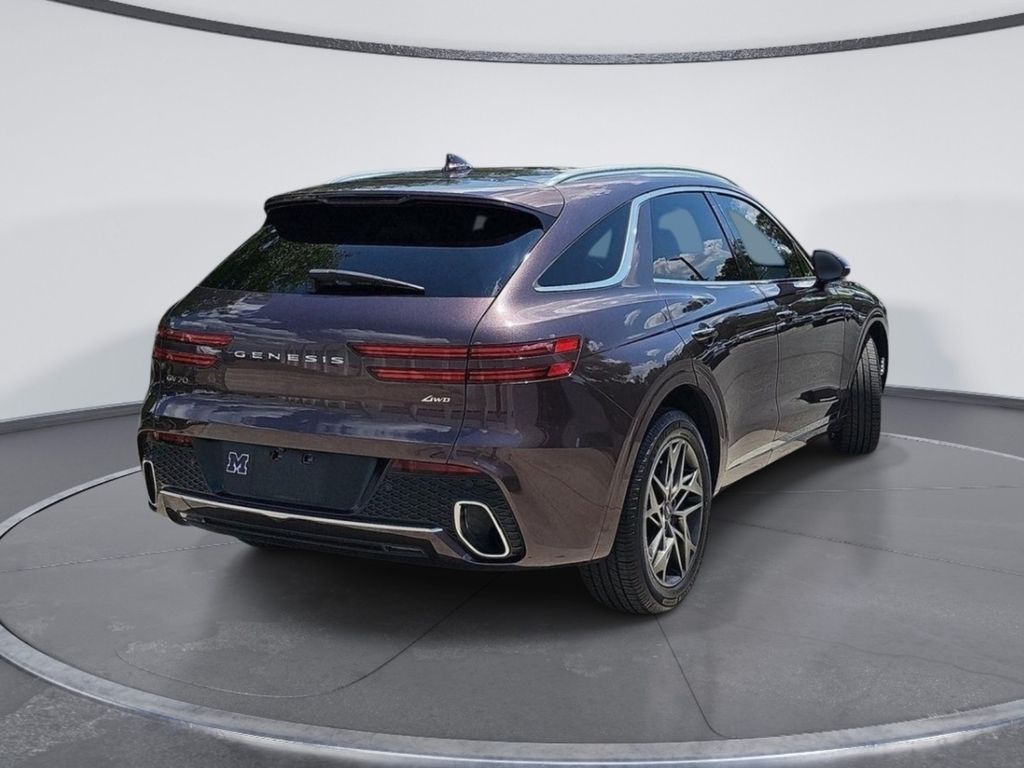 Used 2022 Red Genesis 2.5T image 3