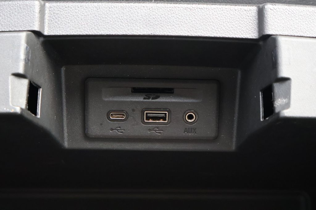 Thumbnail: 2020 Chevrolet Silverado 1500 - 23