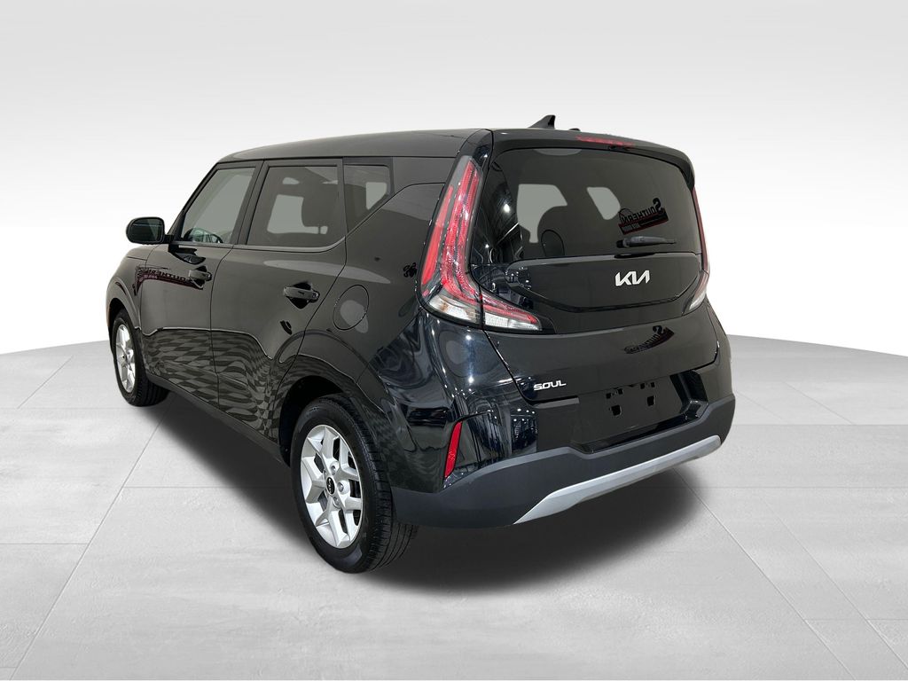 Used 2023 Black Kia LX image 3