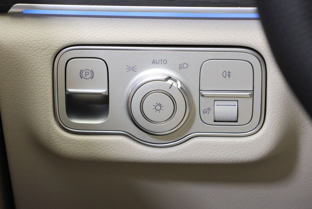 Thumbnail: 2026 Mercedes-Benz GLS - 18