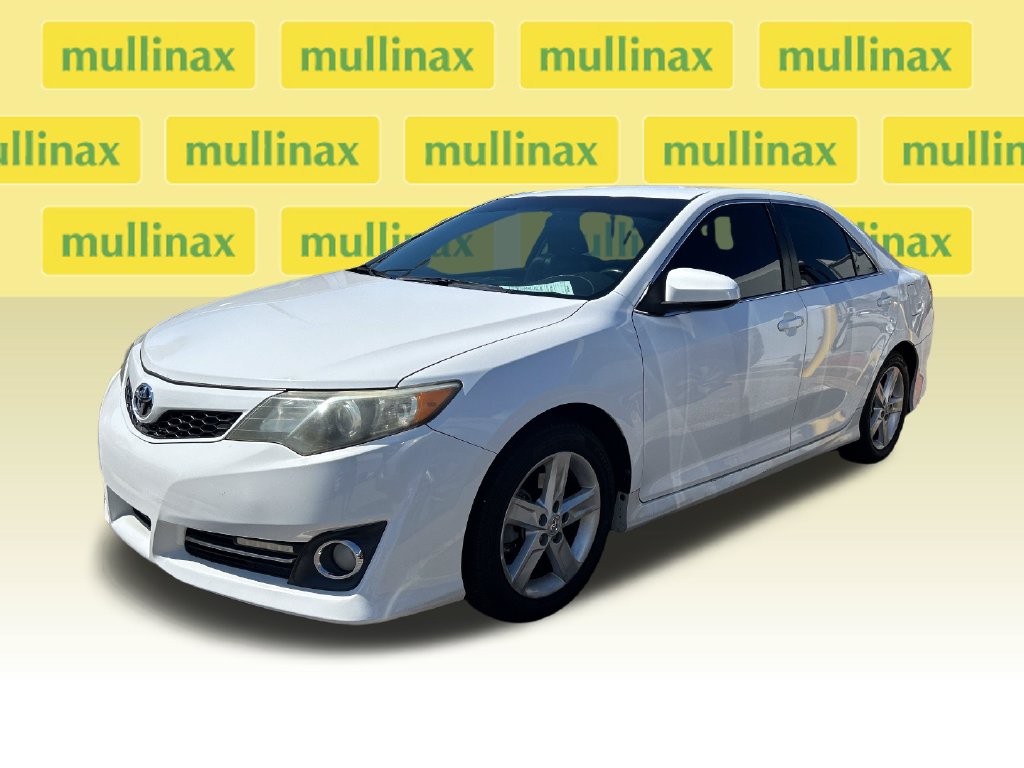 Used 2012 White Toyota SE image 4