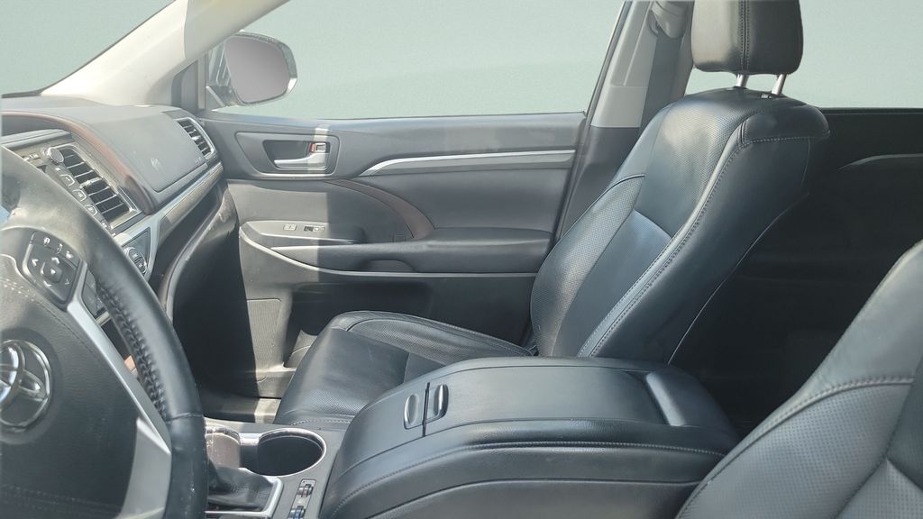 Used 2017 White Toyota Limited image 3