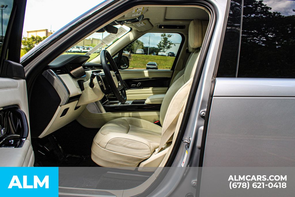 Used 2024 Silver Land Rover SE image 17