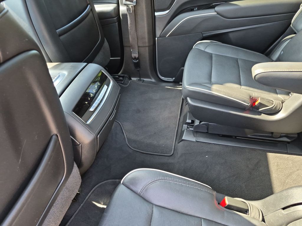 Used 2021 Black Cadillac Sport image 37