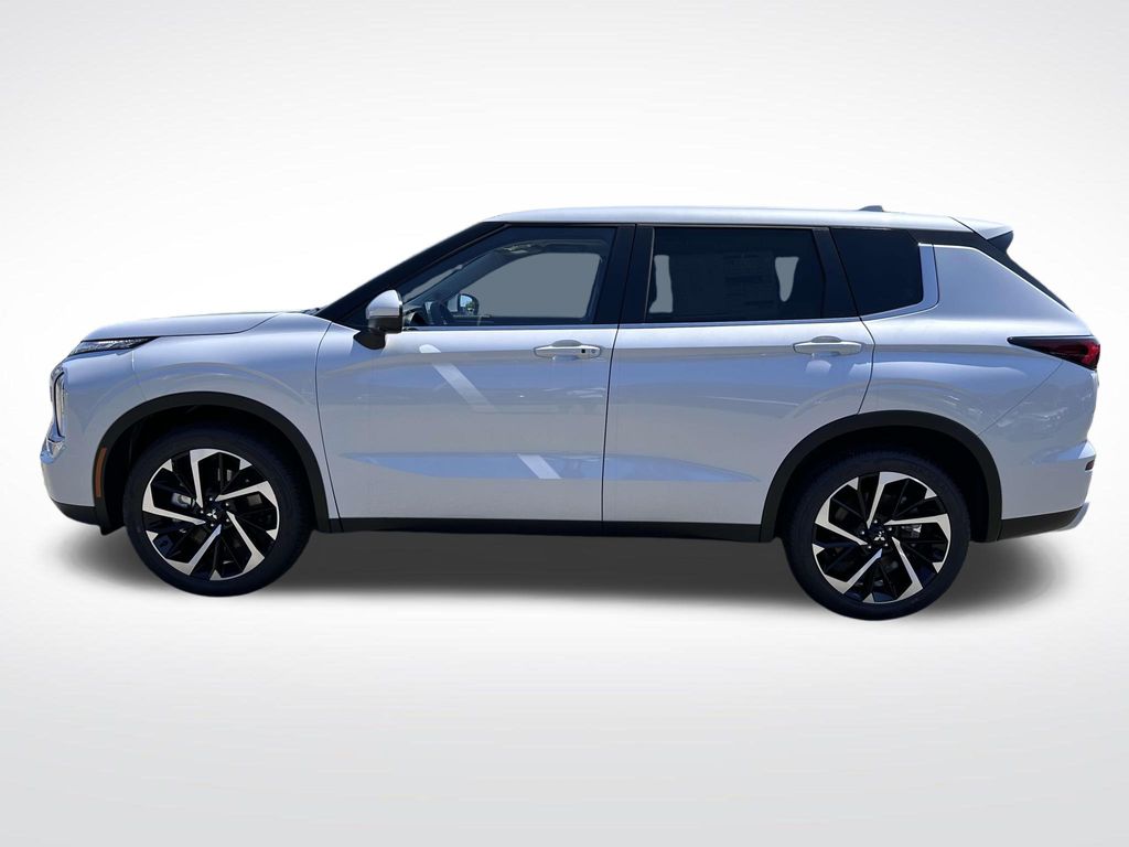 2024 Mitsubishi Outlander SE 2