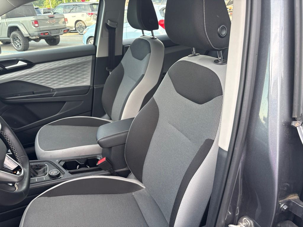 2023 Volkswagen Taos — photo 7