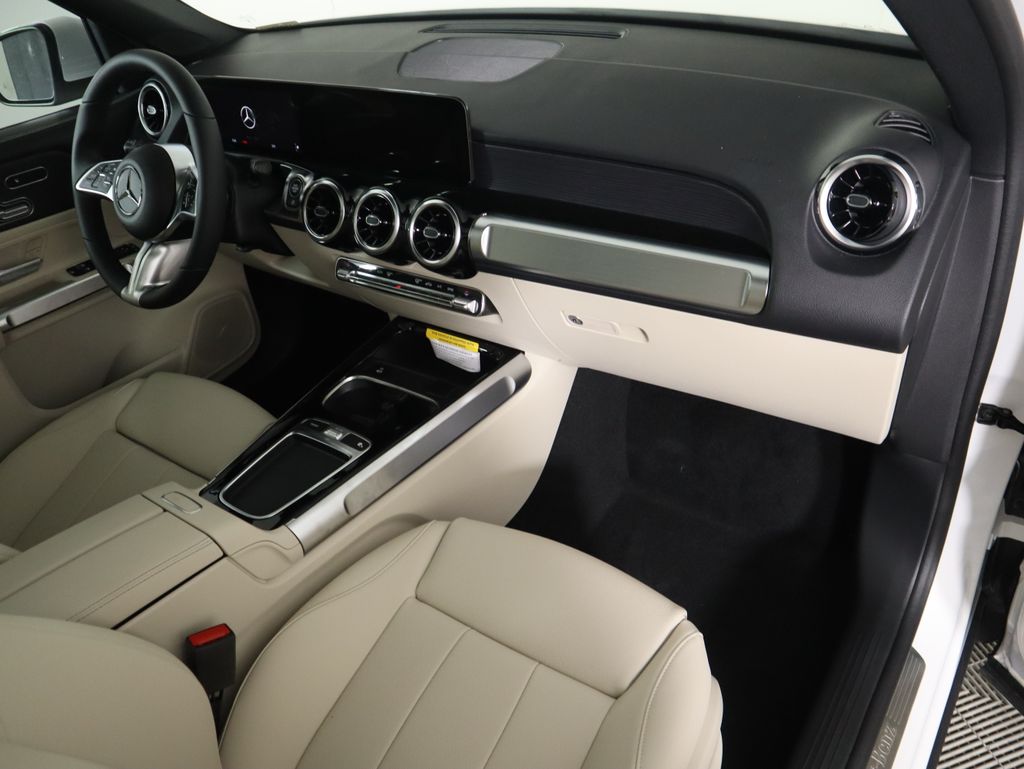 Thumbnail: 2026 Mercedes-Benz GLB - 18