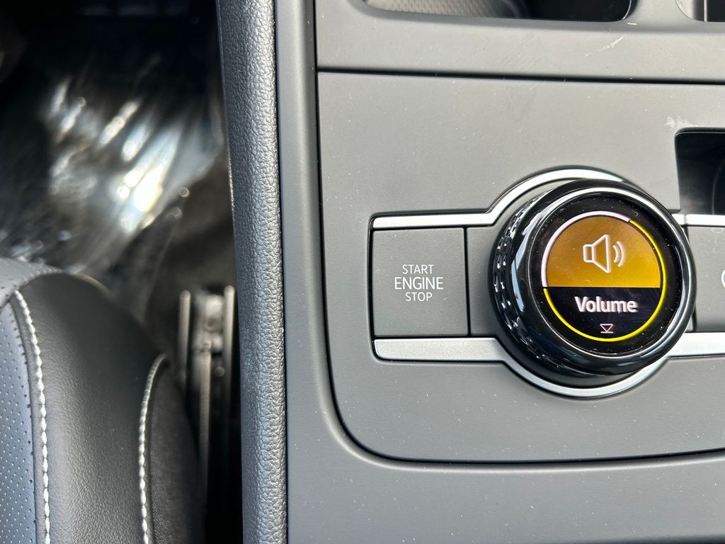 New 2026 Platinum Gray Volkswagen 2.0T SE image 50