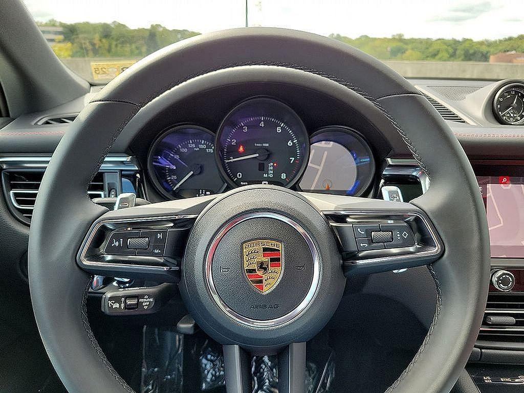 2025 Porsche Macan  20