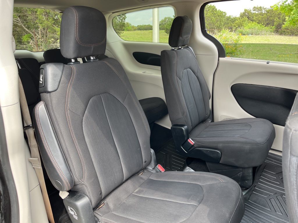 2019 Chrysler Pacifica Touring Plus 19