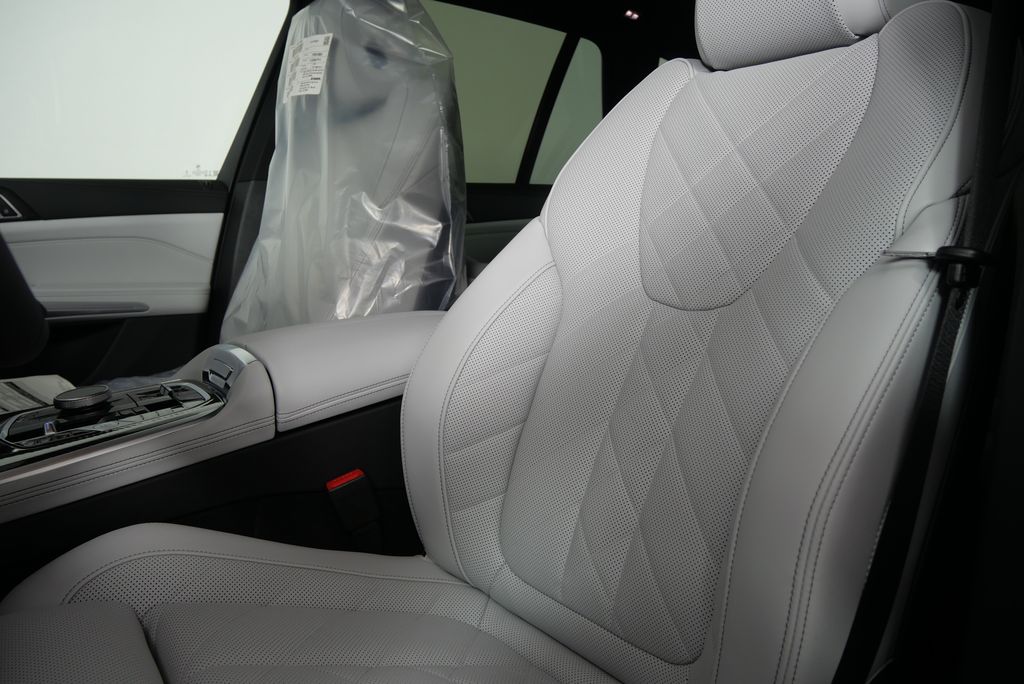 2025 BMW X5 xDrive40i 10